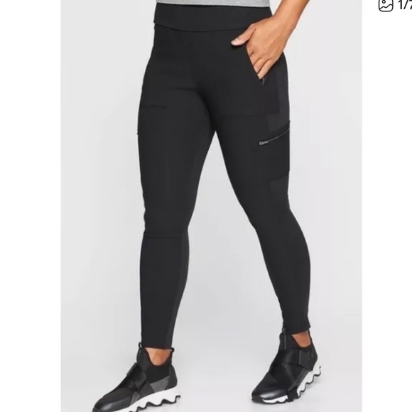 Athleta Pants - ATHLETA Headlands Hybrid Cargo Tight in Black style 353474